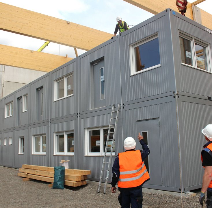 Bürocontainer, Gebäude, Aufenthaltscontainer, Umkleidecontainer, Besprechungsraum oder Container für Schulungen.